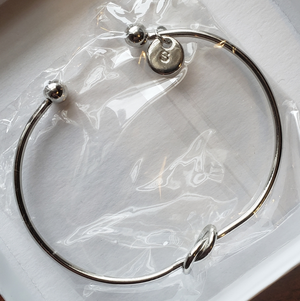 Tie the knot, "S"  Cuff NWOT - Picture 3 of 4